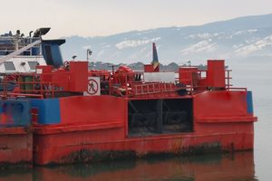 OSUJEĆEN ŠVERC 4 TONE NAFTE NA DUNAVU: Crno zlato skrivano u sporednim rezervoarima rumunskog broda (FOTO)