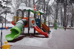 IGRAONICA NA OTVORENOM: Gradski park u Čačku dobio novo dečje igralište