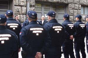 POTREBNA BUDNOST POLICIJE I DOBAR OPERATIVNI PLAN: Stefanović se sa interventnom dogovarao o merama za novogodišnju noć (FOTO)