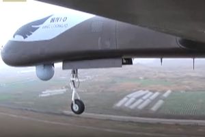 KINEZI POKAZALI NOVO SMRTONOSNO ORUŽJE: Dron bombarder - ubica bez pilota uspešno poleteo (VIDEO)