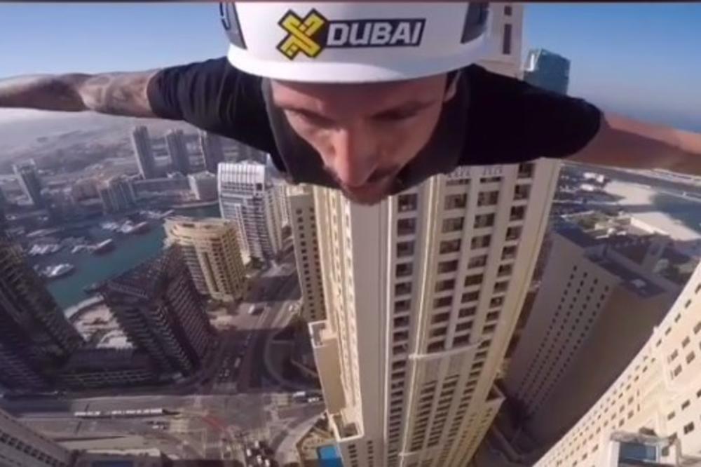ADRENALIN NA MAKSIMUMU: Bivši fudbaler Partizana LETEO iznad Dubaija! Pogledajte lud način da se provede na odmoru (VIDEO)