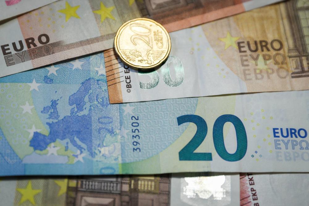 DINAR MIRUJE: Evro danas 118,05 po srednjem kursu