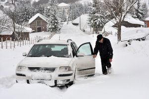 ZATRPAĆE NAS DO BADNJEG DANA! NOVO UPOZORENJE METEOROLOGA: Posle podne stiže još 10 cm snega! Sa MINUS 17 ovo je jutros najhladnije mesto u Srbiji