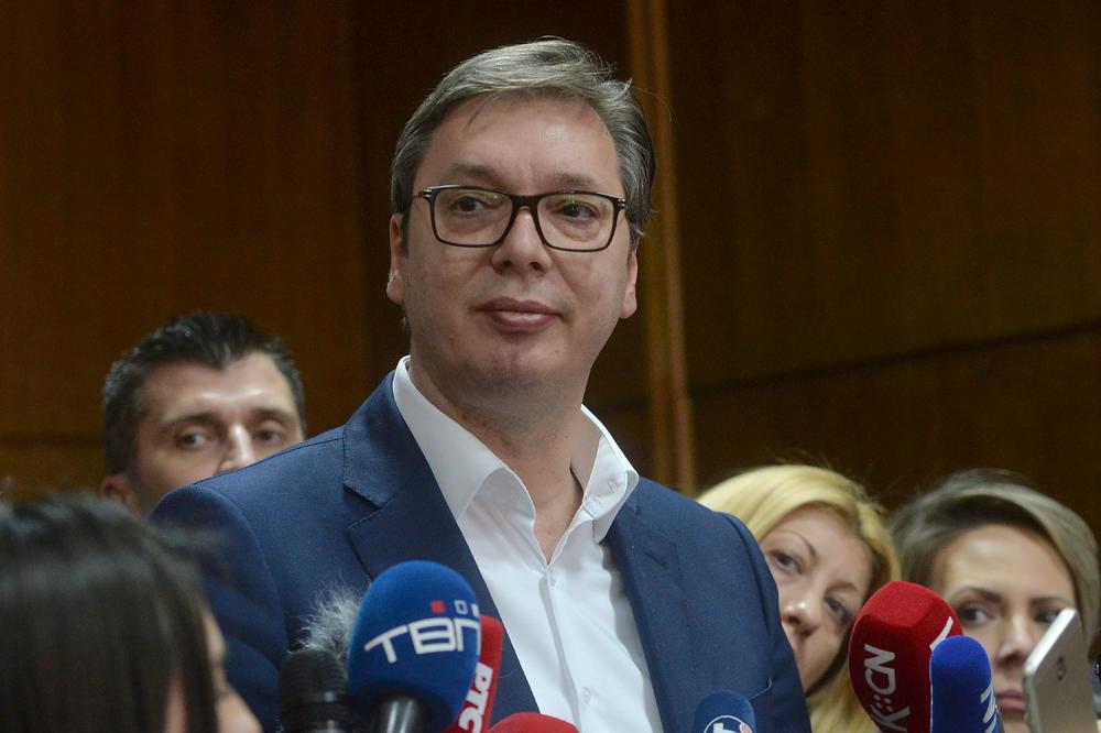 KOD MENE NEMA NI KANABETA, NI TAJNIH DOGOVORA Vučić o opoziciji: Sa građanima hoću da razgovaram, a za lopove nema kanabeta... S njima ne pregovaram