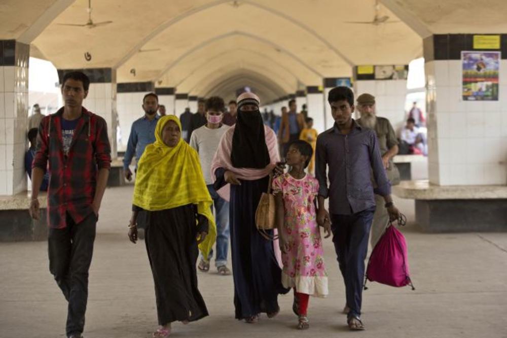 SILOVALI JE ZBOG OPOZICIJE: Žena u Bangladešu surovo kažnjena jer nije poslušala vladajuću stranku