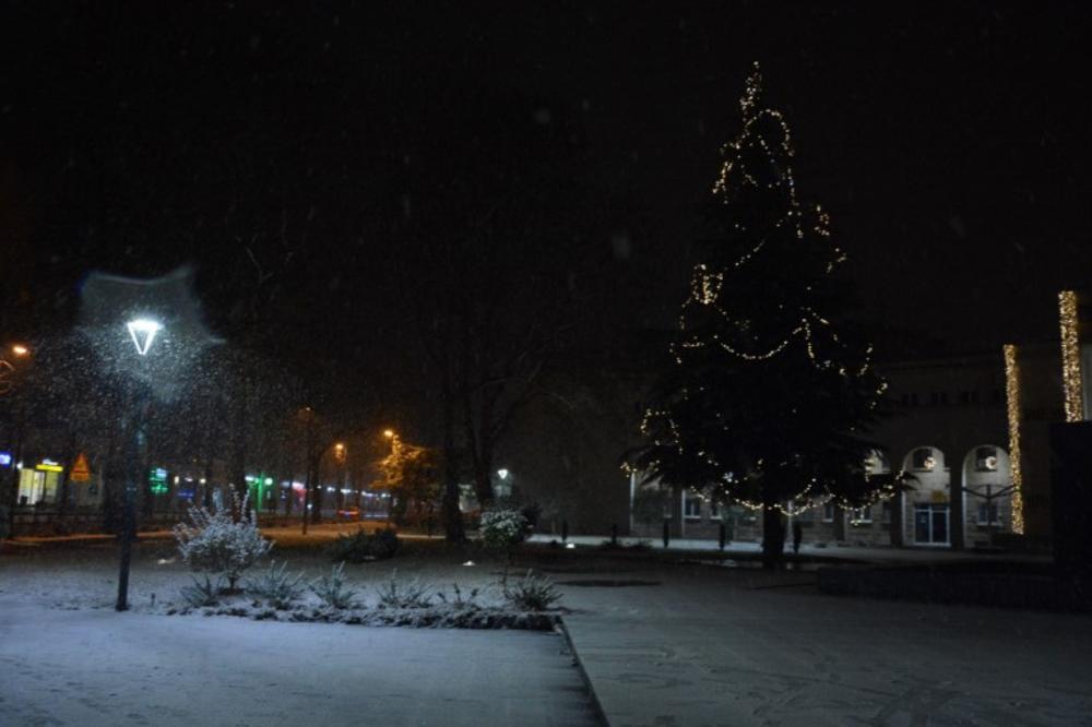 ČEKALI GA 7 GODINA: U Mostaru i okolini pao sneg!
