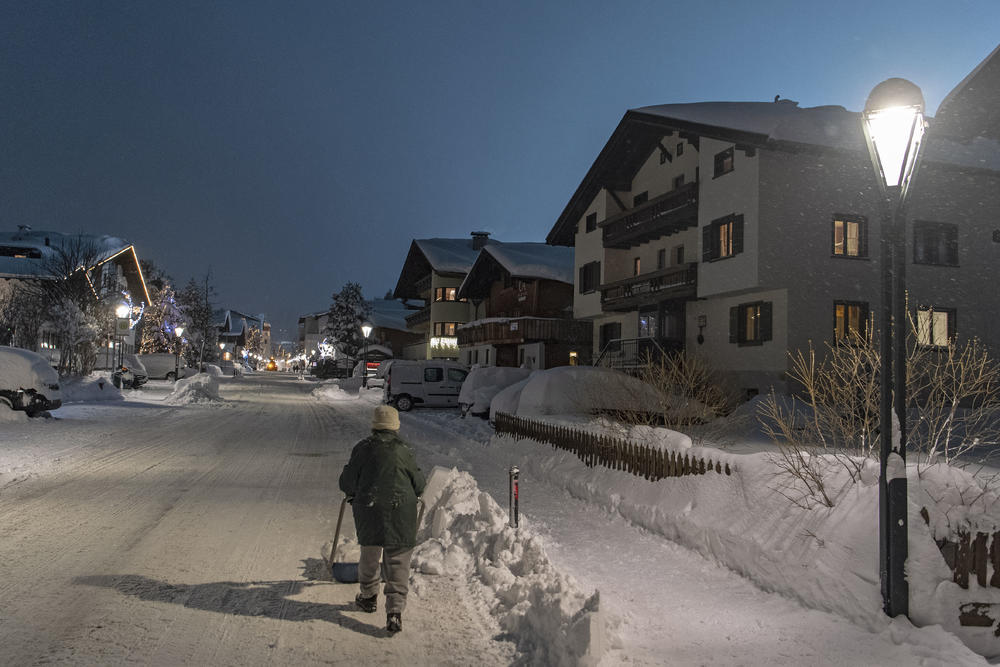 <p>Najmanje 16 ljudi poginulo je u nevremenu Å¡irom Evrope poslednjih nekoliko dana, a najviÅ¡e Å¾rtava odnele su lavine na Alpima.</p>