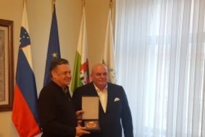 DRAGAN MARKOVIĆ SA GRADONAČELNIKOM LJUBLJANE: Srbima u Sloveniji  status nacionalne manjine kakav imaju Italijani i Mađari!