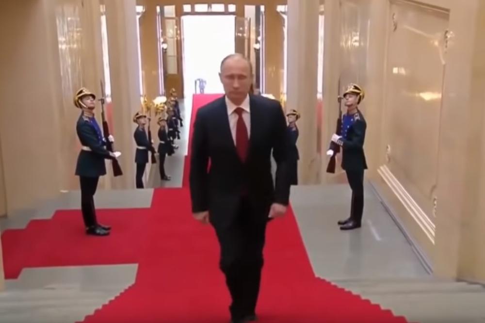 OTKRIVENA NAJVEĆA TAJNA KGB: Putin od špijuna učio da hoda, a evo zašto uvek drži desnu ruku uz telo! (VIDEO)