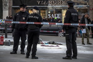 POLIO SE BENZINOM I ZAPALIO: Čeh pokušao da se ubije na istom mestu gde se pre 50 godina zapalio student u znak protesta! (FOTO)