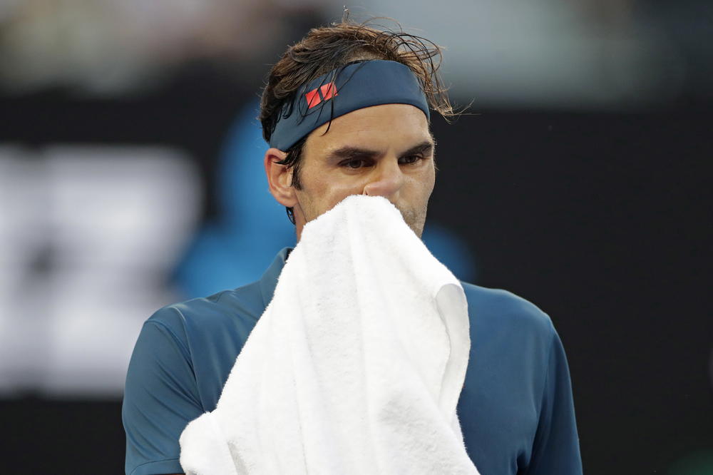 ČAS GA PLJUJE, ČAS MU SE DIVI... ŠTA SE DEŠAVA SA OVIM ČOVEKOM?! Federer ponovo razvezao jezik, pa objasnio zašto su Đoković i Nadal drugačiji!