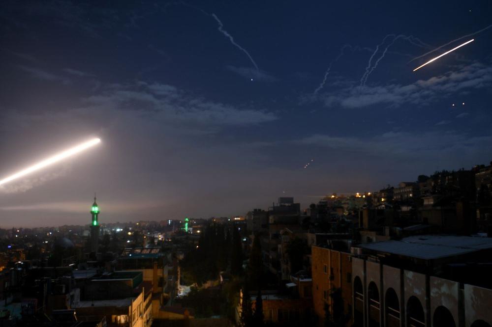 OVAKO PRAŠI SIRIJSKI PVO: Procurili snimci sinoćnjeg napada na Damask (VIDEO)