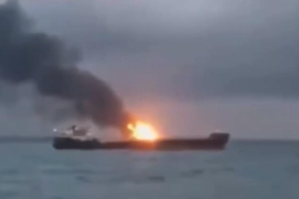 STRAVIČNA EKSPLOZIJA U KERČKOM MOREUZU: Najmanje 14 mornara mrtvo, a nestalo 5! Gore DVA broda koja prevoze tečni gas! (VIDEO)