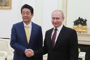 NJEMU SE PUTIN OBRAĆA NA TI: Ruski predsednik se sastao sa Abeom, a razgovarali su o mirovnom sporazumu dve zemlje (VIDEO)