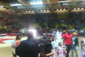 CRNO-BELA ŽURKA USRED MONAKA: Pogledajte slavlje košarkaša Partizana sa Grobarima posle trijumfa nad Kneževima (KURIR TV)