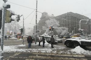 GRADONAČELNIK RADOJIČIĆ:  Sneg raščišćava 1.600 ljudi i 300 vozila