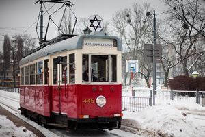 SEĆANJE NA ONE KOJIH VIŠE NEMA: Potpuno prazan tramvaj sa Davidovom zvezdom proći će kroz bivši jevrejski geto u Varšavi