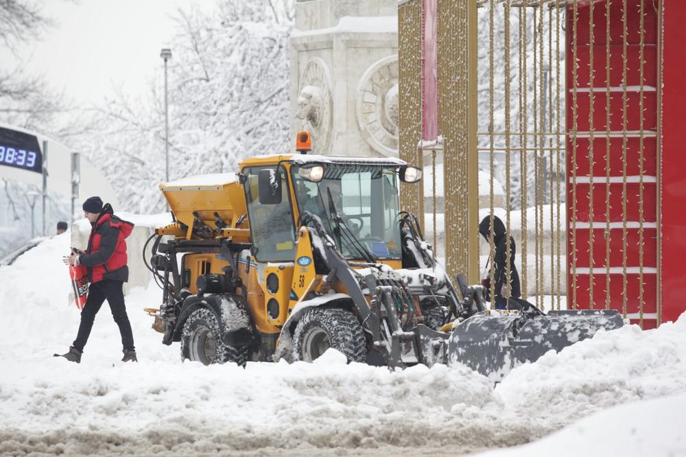 REKORD U SRPSKOJ PRESTONICI: Visina snega iznad proseka u poslednjih 50 godina, napadalo čak 40 centimetara! (FOTO)