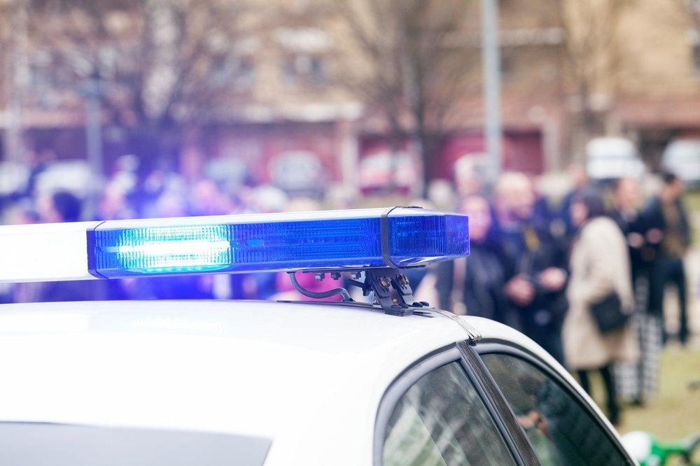 OSUMNJIČENA DA JE UČESTVOVALA U KRAĐI IDENTITETA: Uhapšena policijska službenica u Novom Sadu, još dvoje privedeno