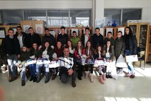 OSMEH OVIH MALIŠANA NAJVAŽNIJI JE ZA SVE SRBE! Uručeni pokloni učenicima u najudaljenijem selu na jugu Kosova i Metohije!