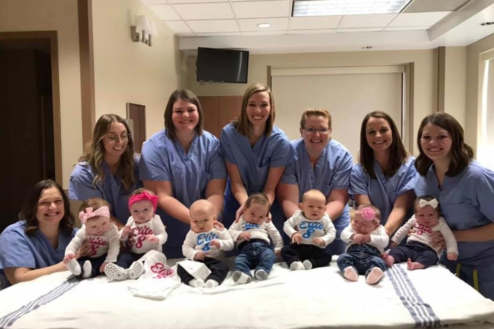 ZATRUDNELE U ISTO VREME: 8 medicinskih sestara rodilo decu jedna za drugom, a evo šta sada imaju da poruče! (FOTO)