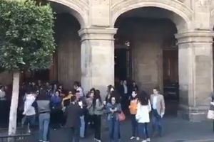 SNAŽAN ZEMLJOTRES OD 6,6 STEPENI POGODIO MEKSIKO: Građani u panici izleteli na ulice (VIDEO)