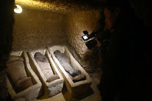 VELIKO OTKRIĆE U EGIPTU: U drevnim grobnicama pronašli 40 mumija (FOTO)
