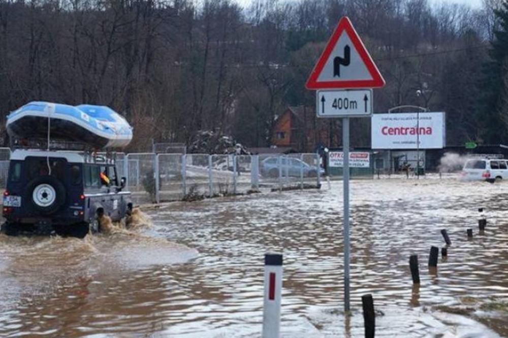 BOSNA NOĆAS NIJE SPAVALA, NABUJALE REKE PRAVILE HAOS ŠIROM ZEMLJE: Vrbas i Bosna stagniraju, Sava u porastu, izlila se Pliva (FOTO, VIDEO)