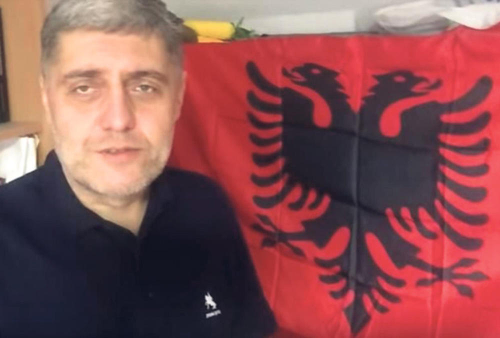 Miroljub Petrović, albanska zastava