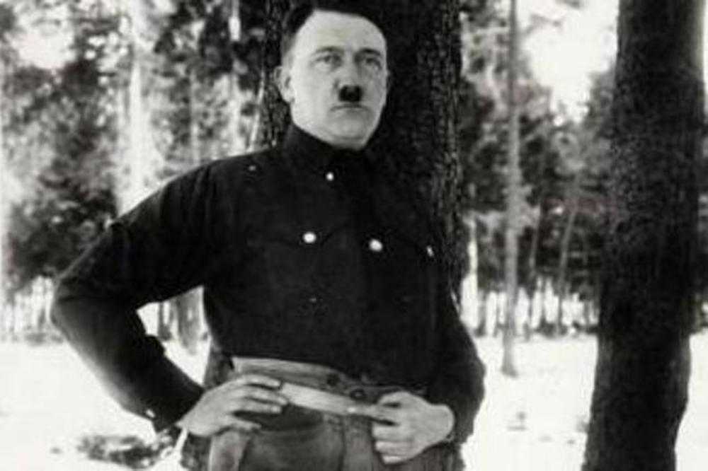 HITLER SE OVE FOTOGRAFIJE STIDEO: Nastala je pre Firerovog dolaska na vlast, a otkriva skrivene  detalje njegovog tela (VIDEO)