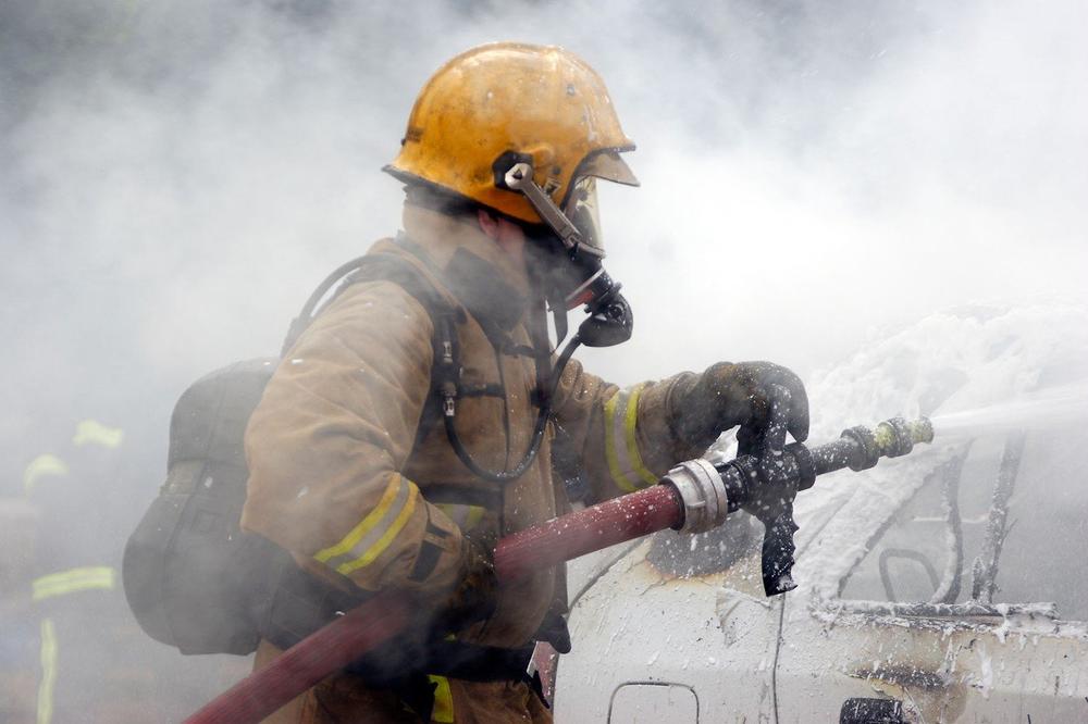 IZGORELA KUĆA U KAVADARCIMA: Vatrogasci sprečili još veći požar, sekunde su bile u pitanju