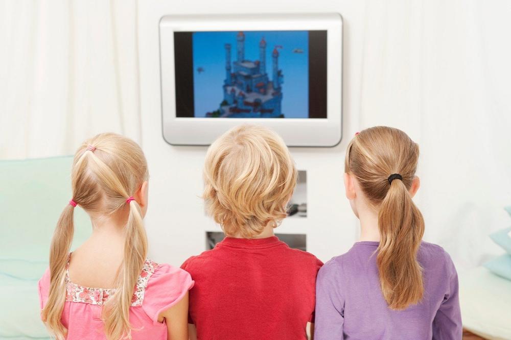 UPOZORENJE SVETSKE ZDRAVSTVENE ORGANIZACIJE: Deca do pet godina smeju samo sat pred ekran! Bebe ne smeju da gledaju TV