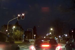 SAMO BAHATO: Na raskrsnici kod KBC Dragiša Mišović prolaze kroz crveno, ugrožavaju živote (VIDEO)