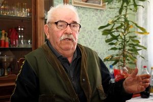 ANTUN KOPILOVIĆ (91) JE NAJSTARIJI VOZAČ U SUBOTICI: Titulu preuzeo od Paje Mačkovića (97)! Za 7 decenija vožnje nisu imali NIJEDNU NEZGODU
