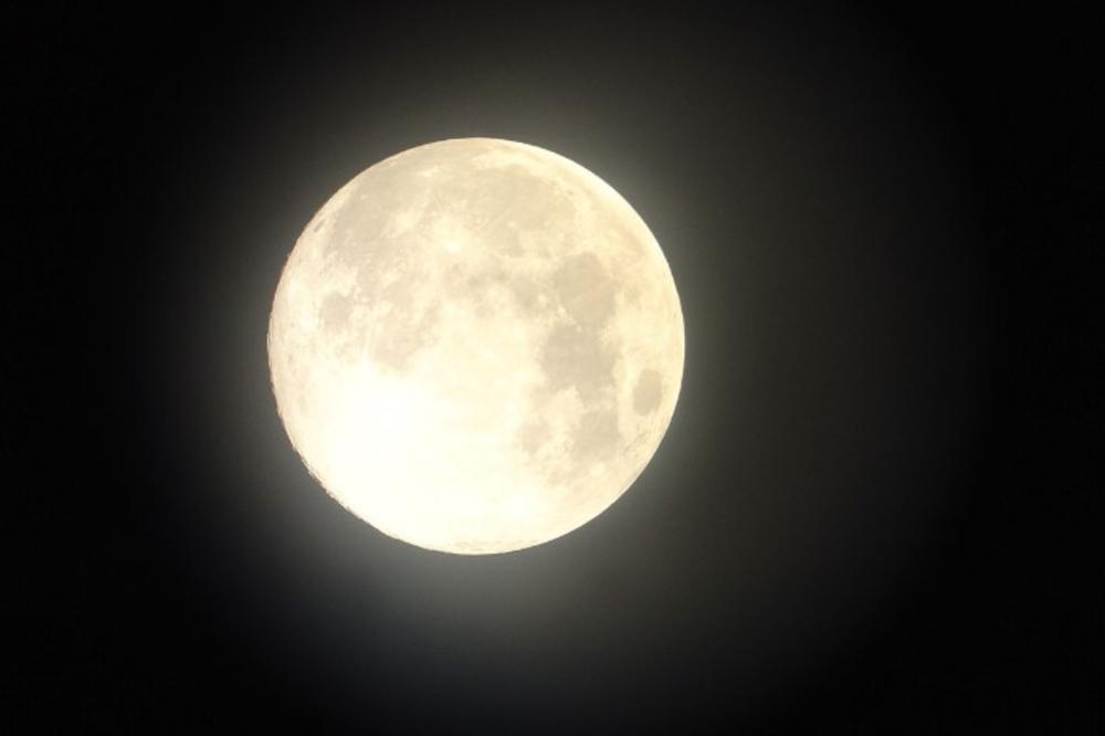 NOVI NEBESKI FENOMEN: 19. februara čeka nas najveći i najsvetliji pun Mesec u ovoj godini, a evo zašto ga zovu GLADNI MESEC!