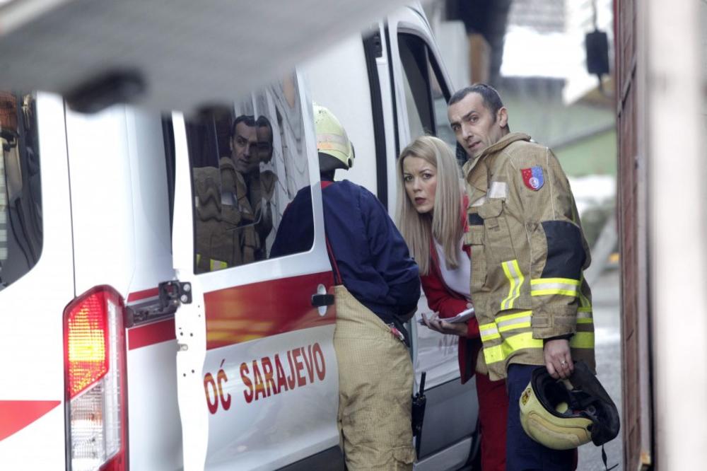 POSVAĐAO SE SA ŽENOM, PA ZAPALIO KUĆU DOK JE UNUKA BILA UNUTRA: Drama u Sarajevu, povređen vatrogasac (FOTO)