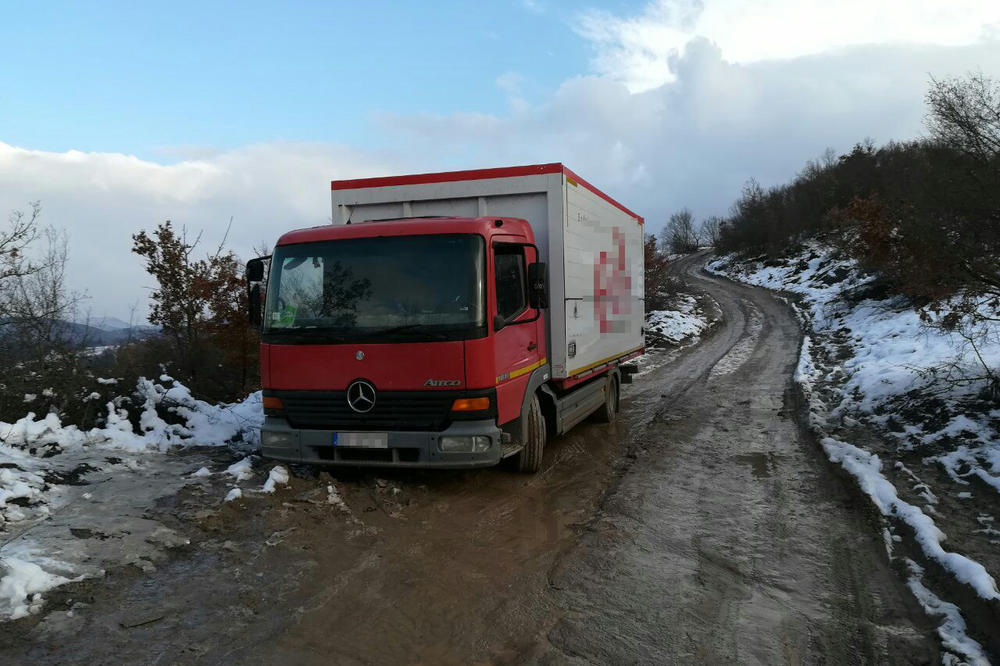 INCIDENT! KOSOVSKA POLICIJA UPALA NA TERITORIJU CENTRALNE SRBIJE! Zaplenili kamion, i odvezli ga! Reagovala Vojska Srbije