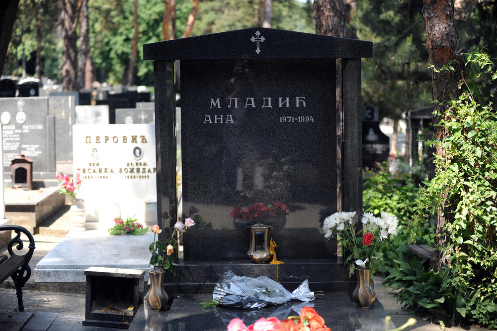 Ana Mladić, Ratko Mladić, grob