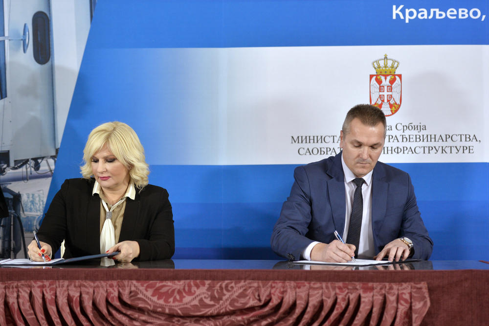 VELIKA ŠANSA ZA KRALJEVO: Potpisan ugovor o korišćenju aerodroma Morava za civilni saobraćaj