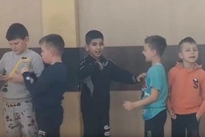 OVA DECA SU NAM SVIMA ODRŽALA LEKCIJU: Prvačići iz Zenice zbog gluvonemog drugara uče ZNAKOVNI JEZIK (VIDEO)