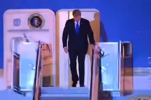 TRAMP STIGAO U VIJETNAM: Najavio da će samit sa Kimom biti izvanredan (VIDEO)