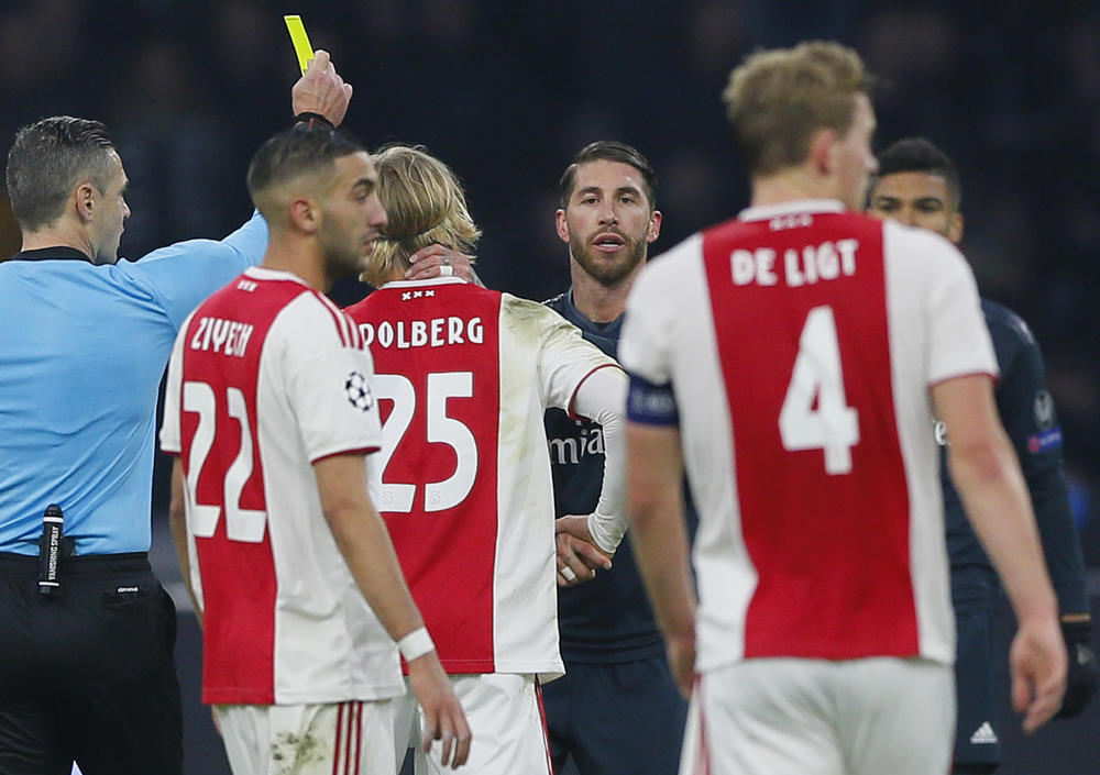 Trenutak kada je Ramos dobio žuti karton u Amsterdamu