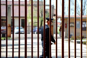 IZVEŠTAJ SAVETA EVROPE: Zatvori u Srbiji prenatrpani, ali  je opala stopa smrtnosti
