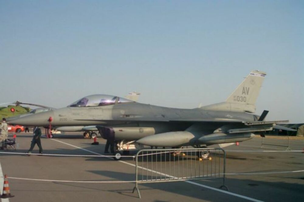 F-16, avion