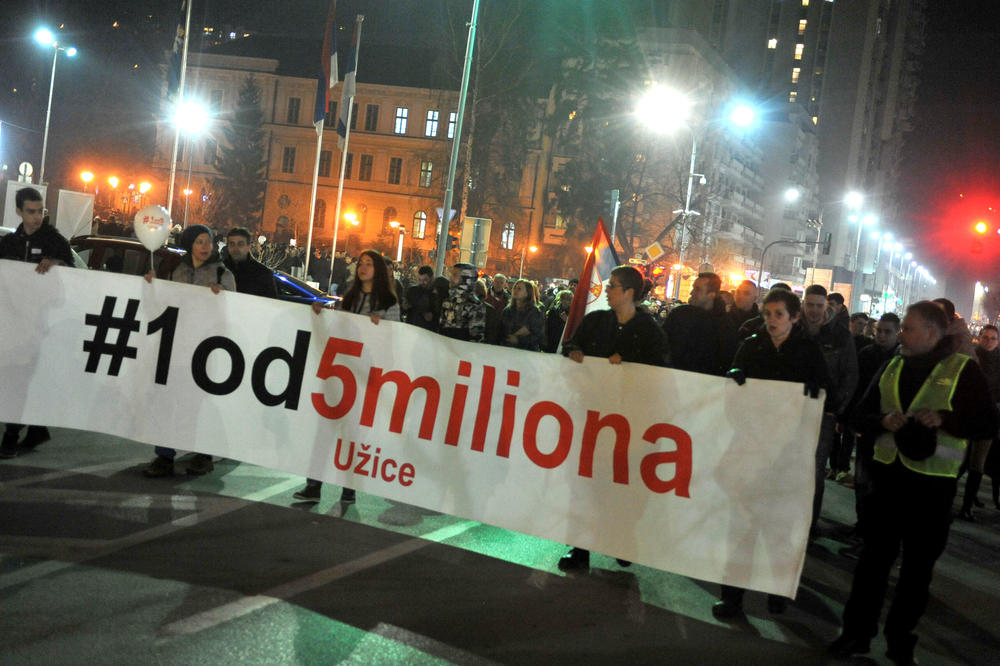 JEDAN OD PET MILIONA: Nišlije na protestu potpisale Sporazum sa narodom