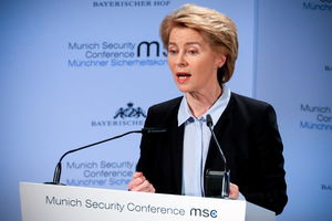 KINESKE RAKETE PRETE RUSIJI: Nemačka ministarka odbrane šokirala svet UPOZORENJEM!