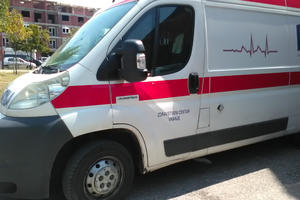 AUTO SLETEO S PUTA U BLIZINI BUJANOVCA: Muškarcu (33) polomljena vilica, hitno prebačen u Klinički centar Niš
