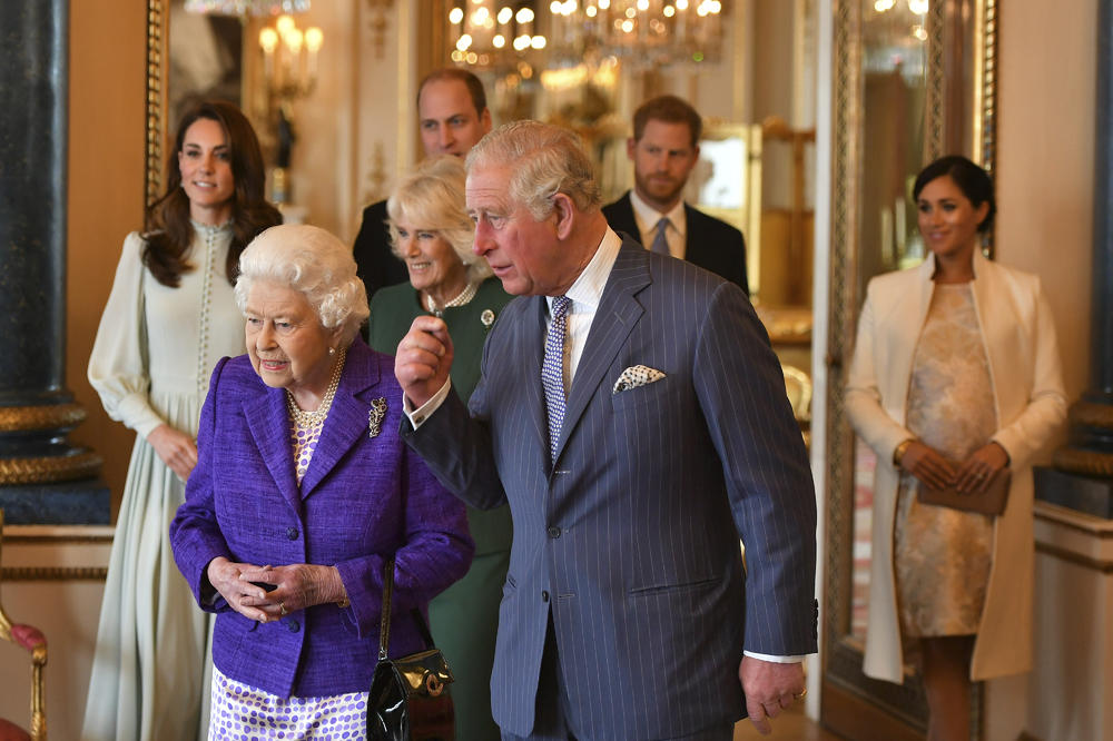 PRIJEM NA DVORU: 50 godina od Čarlsove inauguracije! Princ drži rekord u čekanju na krunu! (FOTO)