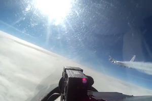 DRAMATIČNO PRESRETANJE: Pogledajte okršaj SUHOJA i američkog špijunskog aviona blizu ruske granice (VIDEO)
