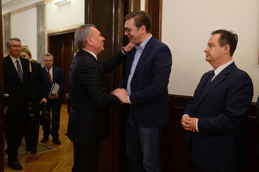 RUSKI VICEPREMIJER NA ANDRIĆEVOM VENCU: Vučić sa Borisovim o energetici, infrastrukturi...